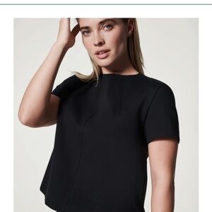 Spanx The Perfect Funnel crew neck black top.Zipper in back.Size XL.